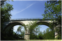 Ponte a 3 archi che scavalca una delle tante vallette laterali del fiume Lambro. Triuggio/Carate 13/05/2008
